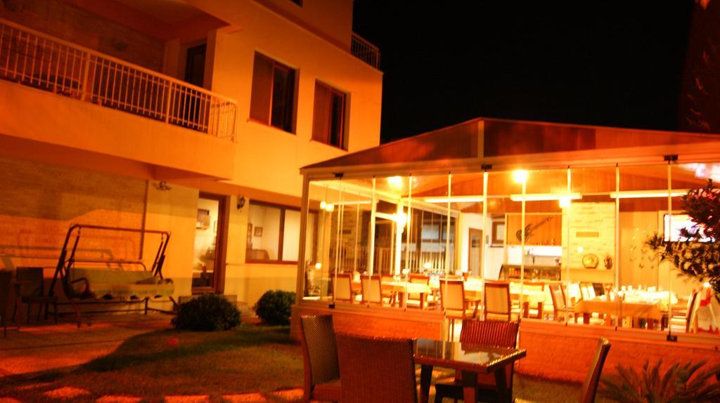 Villa Fokai Hotel Yenifoca Exteriér fotografie
